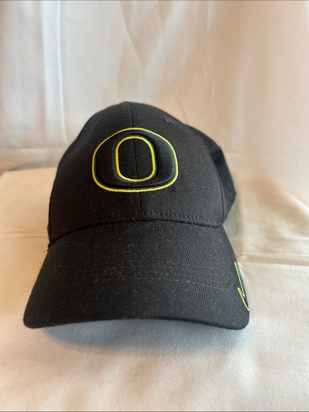 Nike Black Hat with Neon Yellow Oregon O Logo